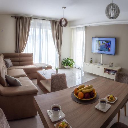 Ralux Apartman Tivat Apartment Ngoại thất bức ảnh