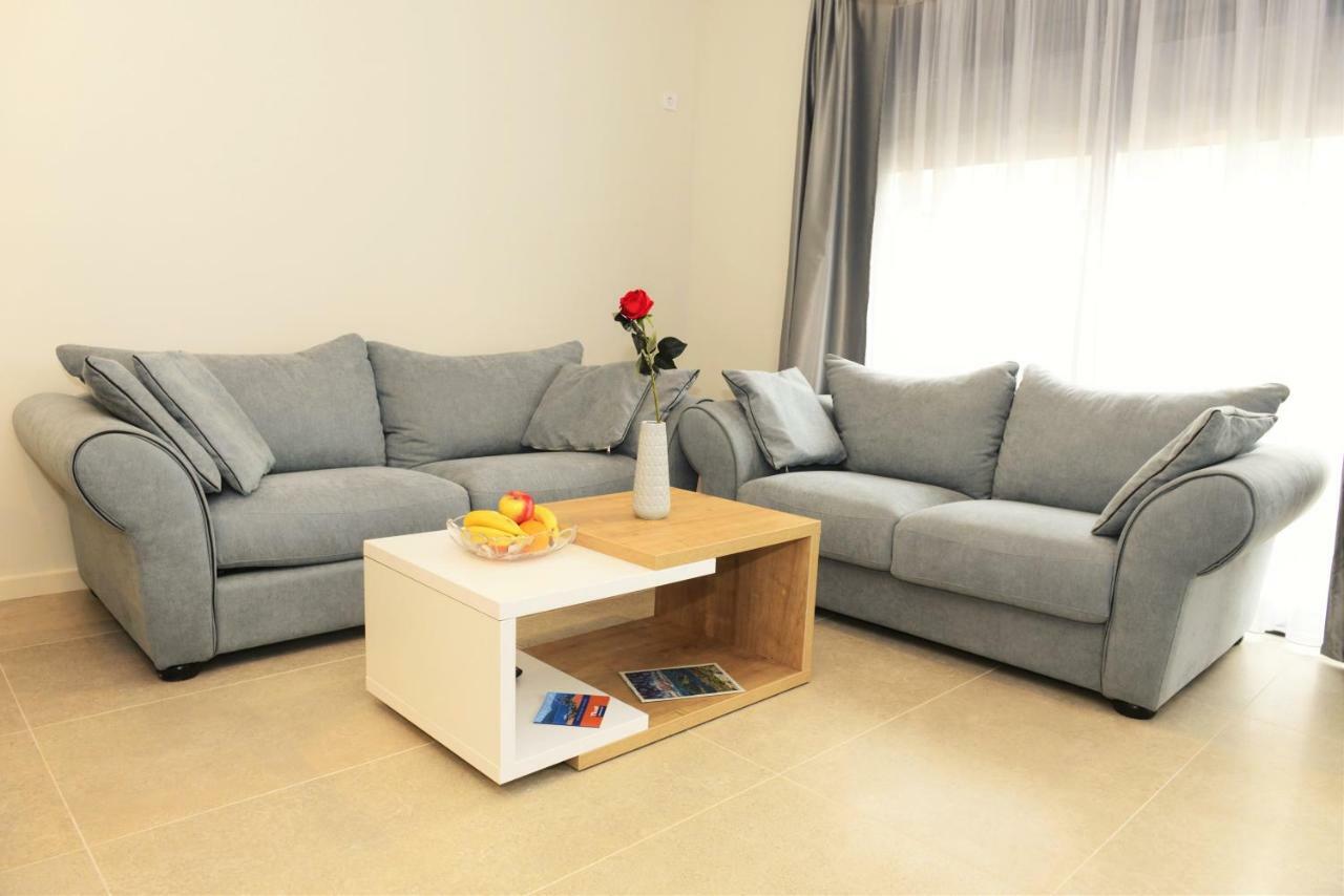 Ralux Apartman Tivat Apartment Ngoại thất bức ảnh