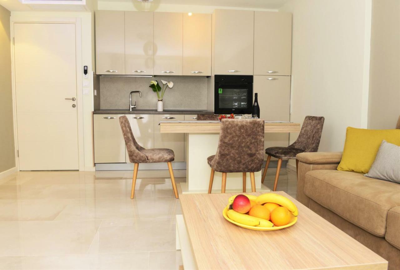 Ralux Apartman Tivat Apartment Ngoại thất bức ảnh