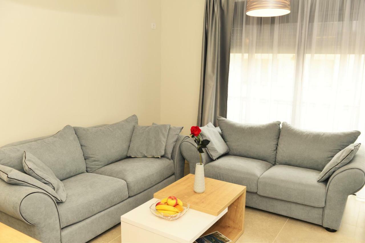 Ralux Apartman Tivat Apartment Ngoại thất bức ảnh