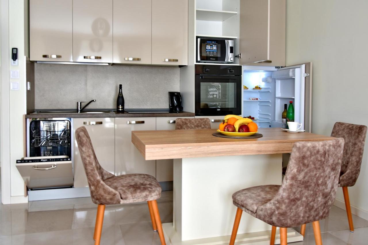 Ralux Apartman Tivat Apartment Ngoại thất bức ảnh