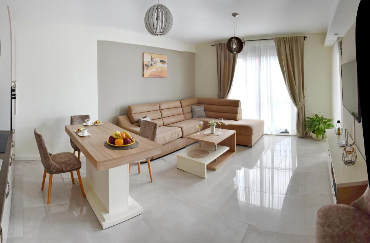 Ralux Apartman Tivat Apartment Ngoại thất bức ảnh