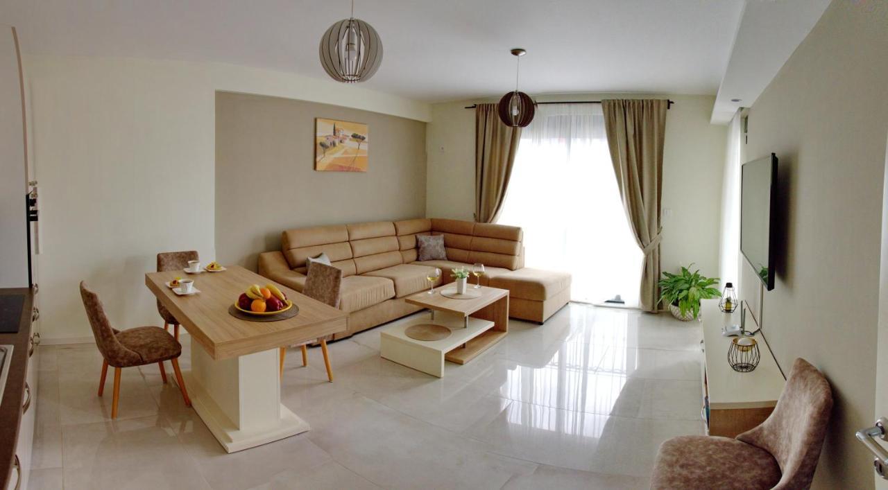 Ralux Apartman Tivat Apartment Ngoại thất bức ảnh